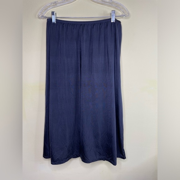 Vanity Fair Black Half Slip Single Slit Solid Hem Size Large - Picture 1 of 7